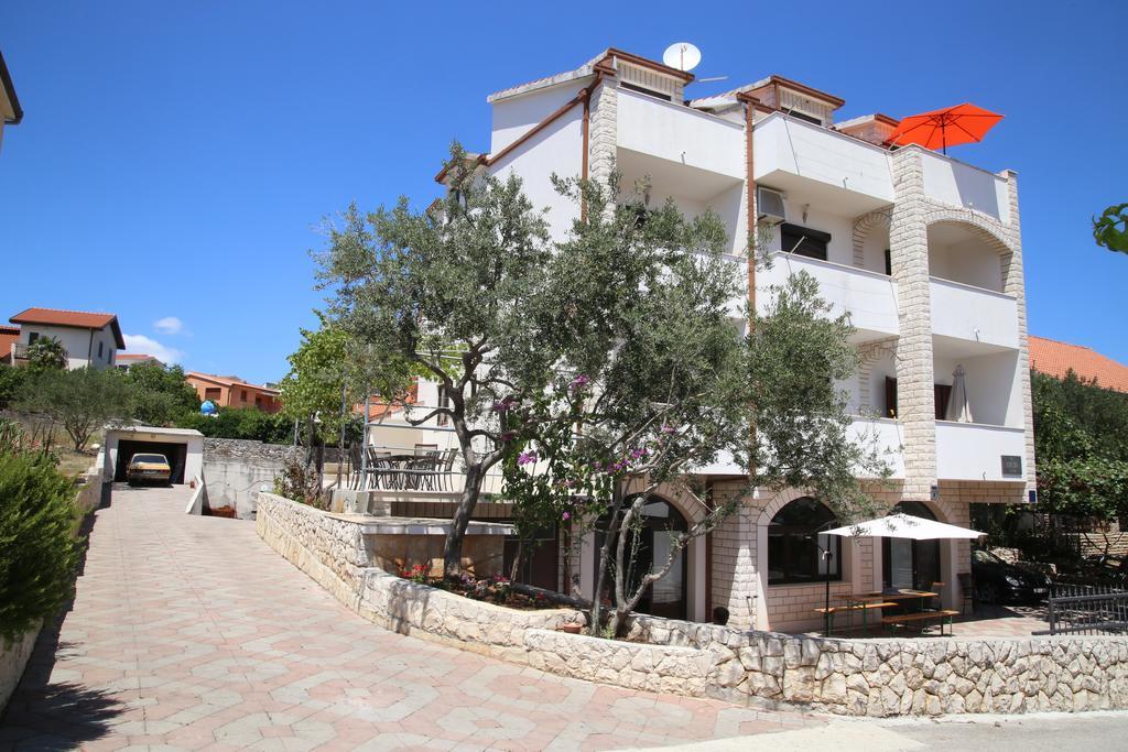Apartments Kristo Trogir Buitenkant foto